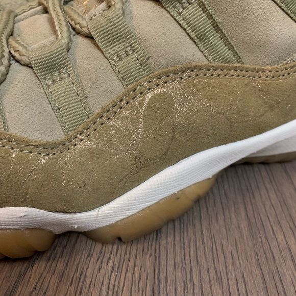 Jordan 11 Retro ‘OLIVE LUX - Picture 5 of 13